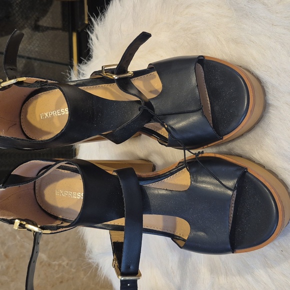 Express Black Chunky Heel Sandals - Picture 8 of 8